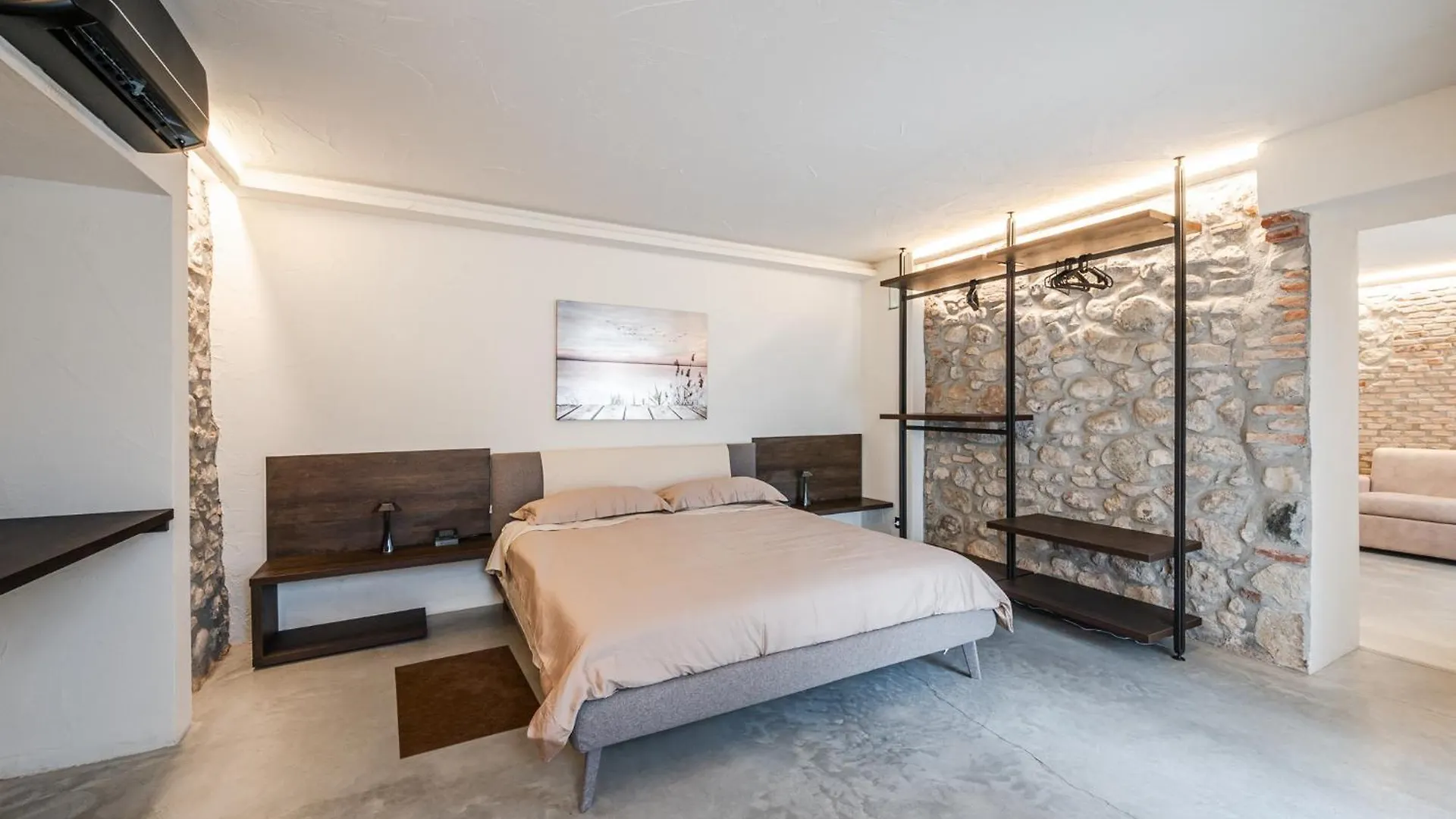 Matisse Garda Suite Peschiera del Garda 0*,  Italia